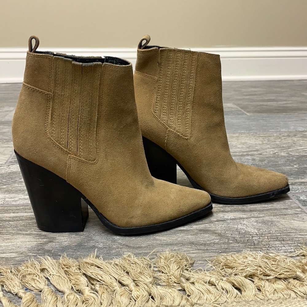 Kendall & Kylie booties size 5.5
